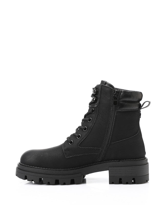GER-DVTX-019 Speciality Boots With Lace And Zipper Closure