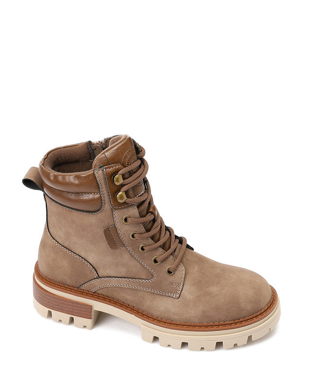 GER-DVTX-019 Speciality Boots With Lace And Zipper Closure