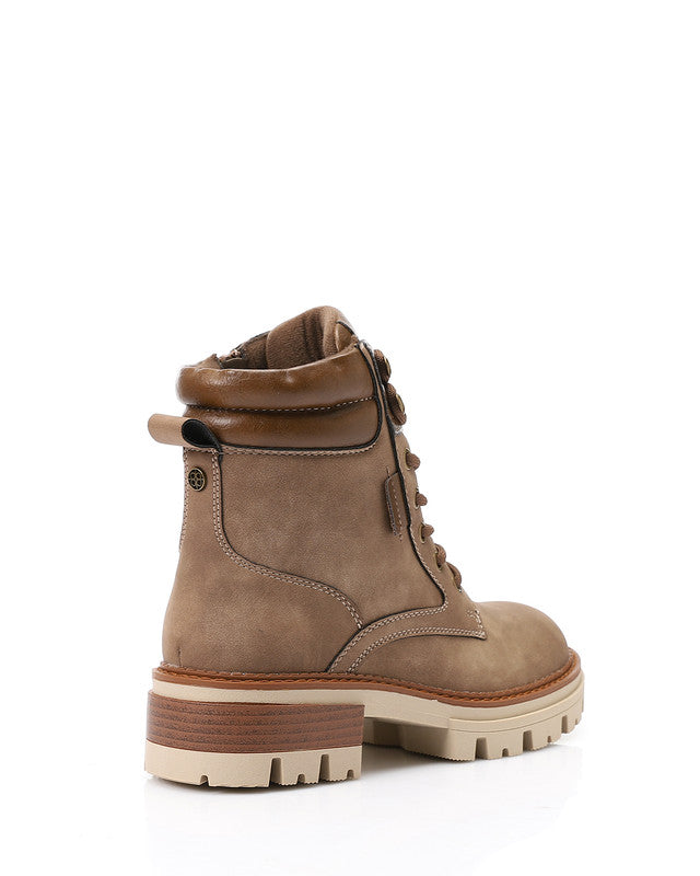 GER-DVTX-019 Speciality Boots With Lace And Zipper Closure