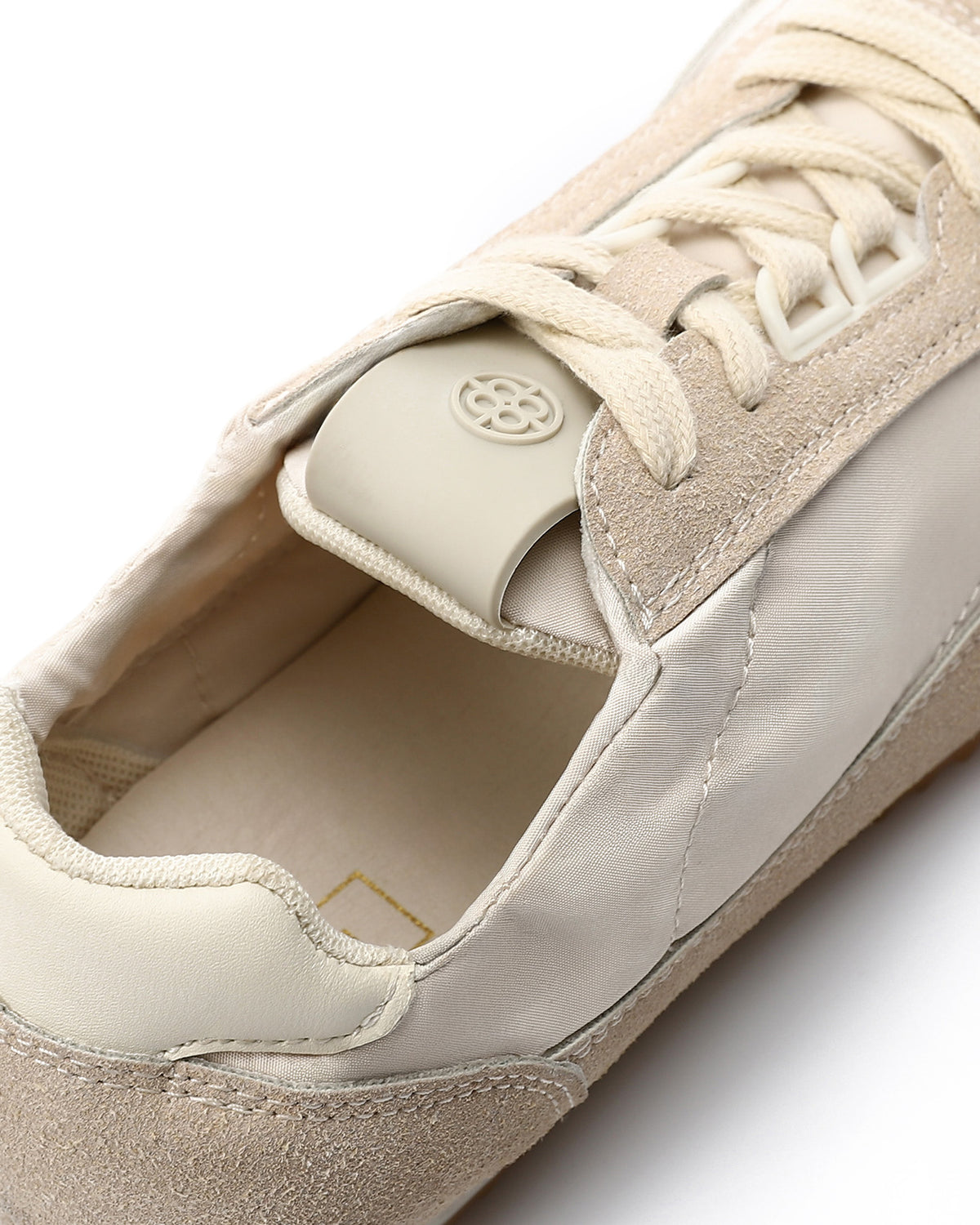 GOR-DJTV-001 Stylish Casual Sneaker Design