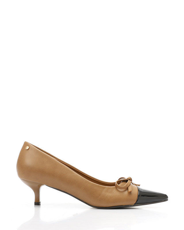 JAL-DVTX-002 Pointed Toecap Leather Plain Heels